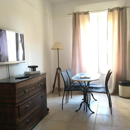 Appartamento Près de la plage ensoleillé Juan-les-Pins Esterno foto